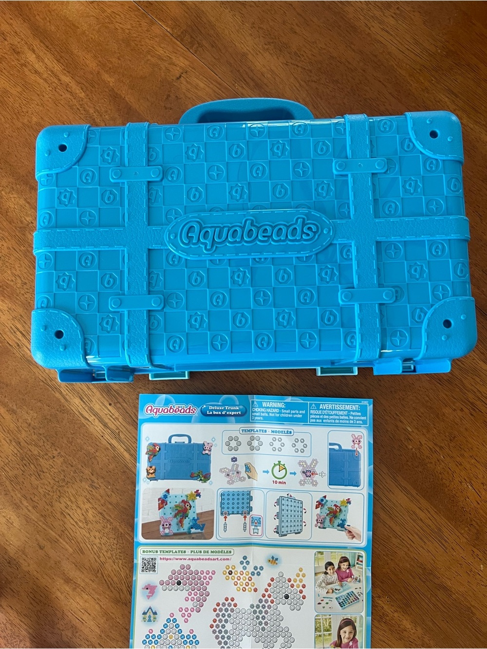 Aquabeads Deluxe Trunk Blue Carrying Case craft kit for Kids